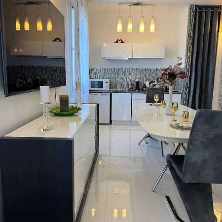 Maison Ariana Apartment *