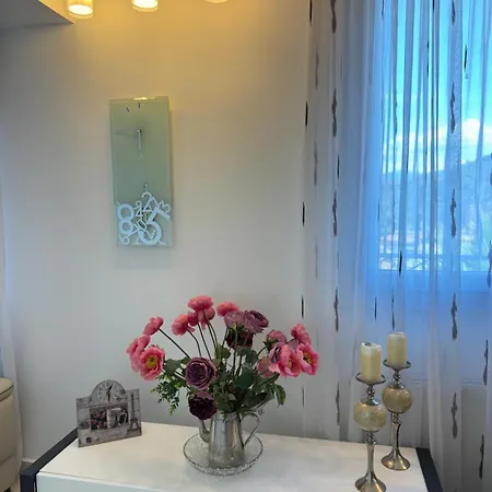 Maison Ariana Apartman *